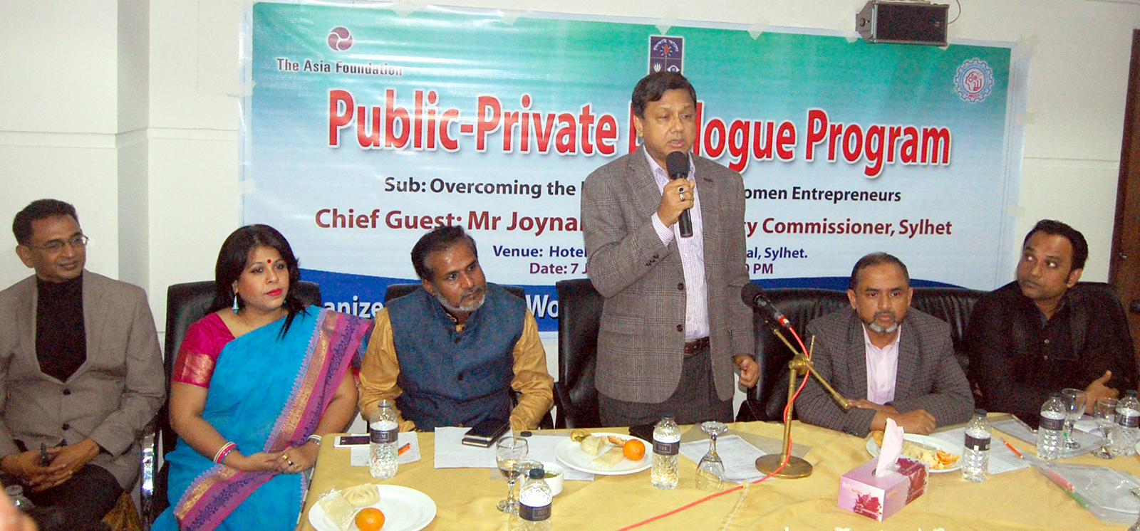 নারী সমাজের পরিবর্তনে সবার আগে দৃষ্টিভঙ্গির পরিবর্তন ঘটাতে হবে : জেলা প্রশাসক