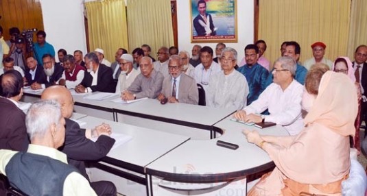 হঠাৎ উপদেষ্টাদের সঙ্গে খালেদার রুদ্ধদ্বার বৈঠক