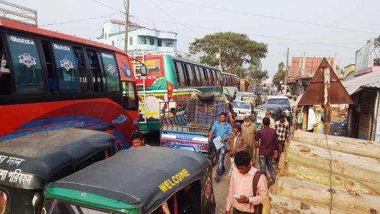 নবীগঞ্জে বাসচাপায় শিশু নিহত, সড়ক অবরোধ