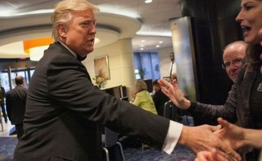 হোয়াইট হাউজ সাংবাদিকদের নৈশভোজে যাবেন না ট্রাম্প