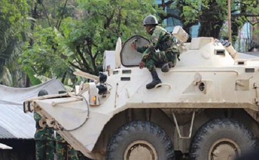 বাসিন্দাদের উদ্ধারের পর জঙ্গিদের ফ্ল্যাটে অভিযান শুরু