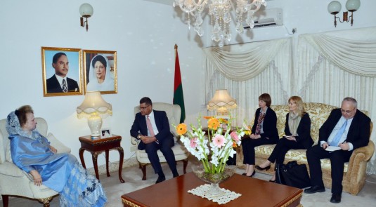 ৫০ মিনিটের রুদ্ধদ্বার বৈঠকে ব্রিটিশমন্ত্রীর সঙ্গে যে কথা হয় খালেদার