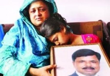 আমার স্বামীকে ফিরিয়ে দেয়া হোক :  লুনা