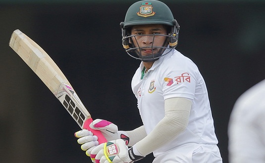 হাফসেঞ্চুরির পর ফিরলেন মুশফিক, বাংলাদেশ ২৯৪/৬