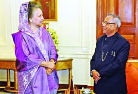 ফিরে দেখা ।। ভারত সফর সফল, আতিথেয়তায় আমি অভিভূত : খালেদা