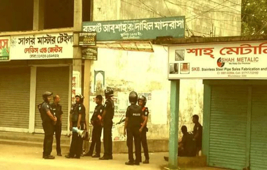 মৌলভীবাজারে ২টি ‘জঙ্গি আস্তানা’ রেখেছে পুলিশ, গোলাগুলির শব্দ