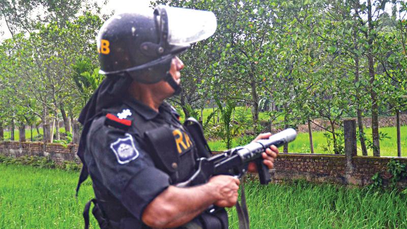 নাসিরপুরের জঙ্গি আস্তানায় সোয়াতের চূড়ান্ত অভিযানে মুহূর্মুহু গুলি