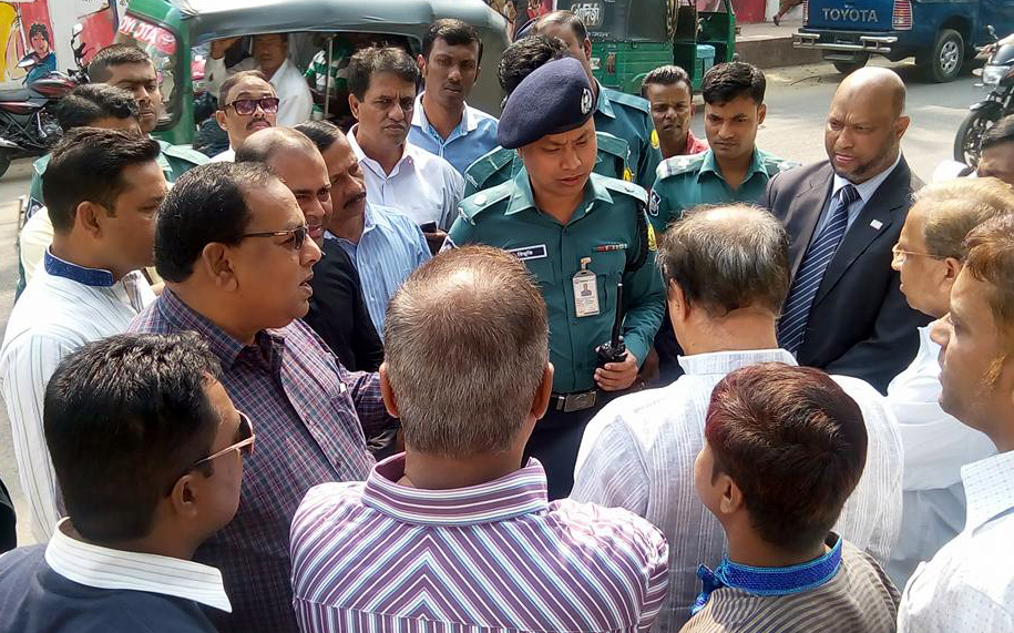 সিলেট শহীদ মিনারে বিএনপির অবস্থান ধর্মঘটে পুলিশী বাধা। স্থান পরিবর্তন