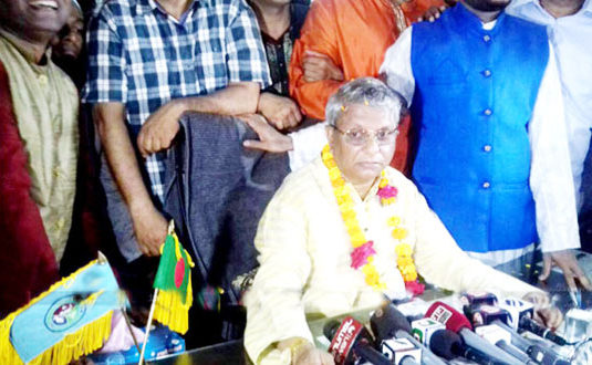 ফের বরখাস্তের প্রতিক্রিয়ায় যা বললেন মেয়র আরিফুর হক