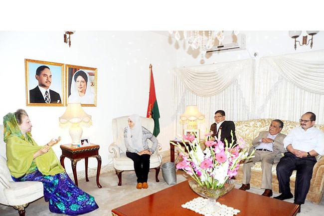 খালেদা জিয়ার সঙ্গে মালয়েশিয়ার সংসদীয় দলের সাক্ষাৎ