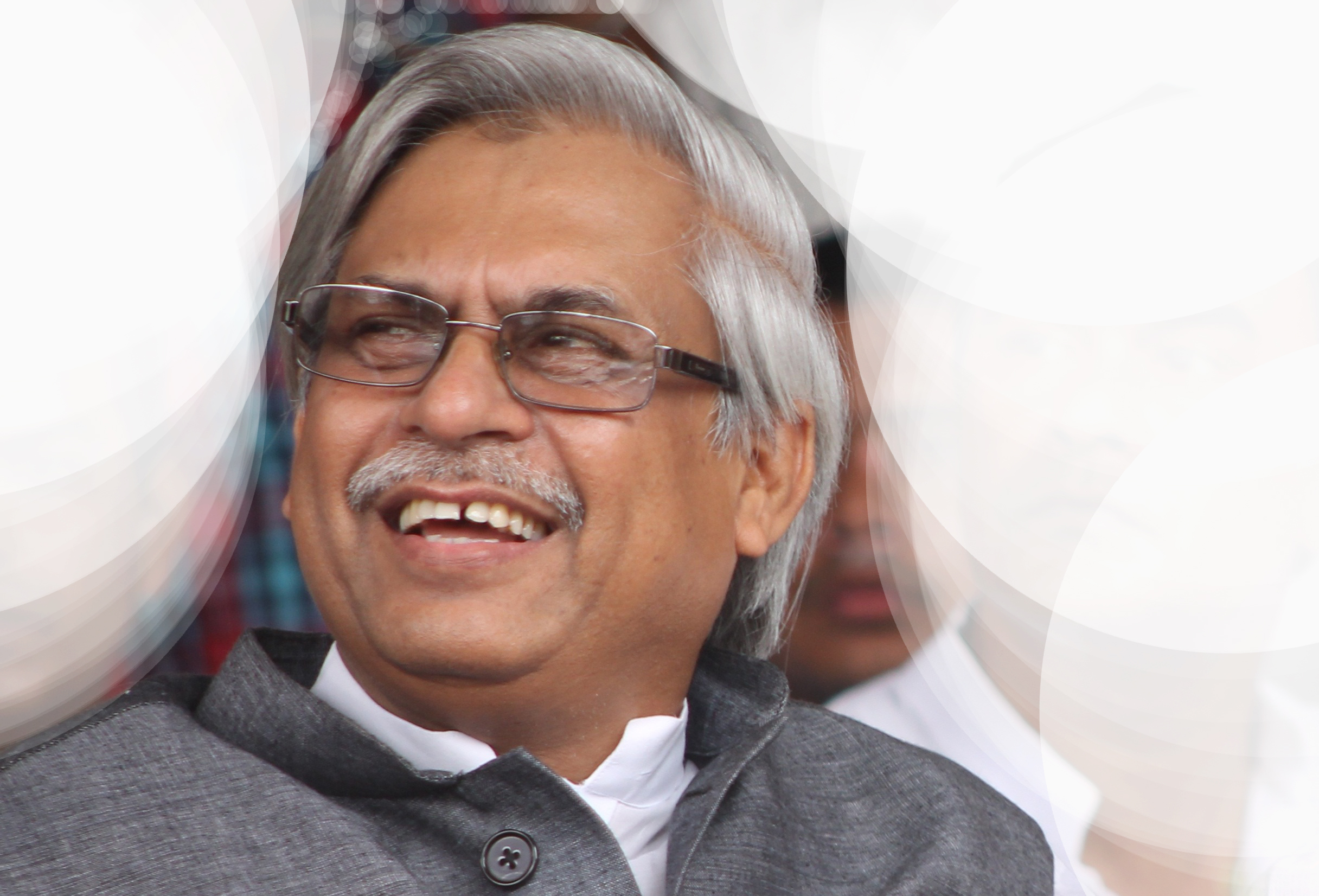 বন্যা ও ফসলহানির কারণে প্রধানমন্ত্রীর সাথে ভারত সফর বাতিল করলেন মিসবাহ সিরাজ