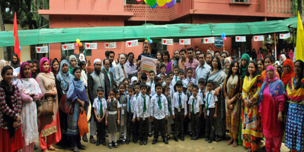 জুনিয়র ক্যাম্পাসের পর বিবিআইএস এর মেইন ক্যাম্পাসে আন্দোলনে নেমেছেন অভিভাবকরা