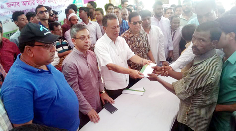 দুর্গতদের পাশে দাঁড়াতে সরকার ব্যর্থ হয়েছে : আমির খসরু