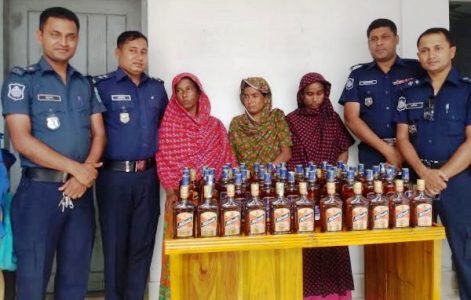 গোয়াইনঘাটে ভারতীয় মদসহ তিন নারী আটক