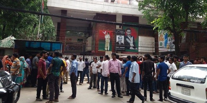 খালেদা জিয়ার কার্যালয়ে পুলিশ বিস্ফোরক রেখেছে কি না দুশ্চিন্তায় বিএনপি