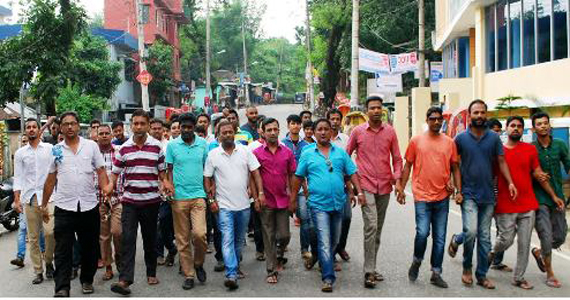 গুলশান কার্যালয়ে তল্লাশী : নজিবের নেতৃত্বে সিলেটে যুবদলের বিক্ষোভ