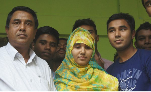 কলেজছাত্রী খাদিজাকে আবারো অপারেশন থিয়েটারে যেতে হবে