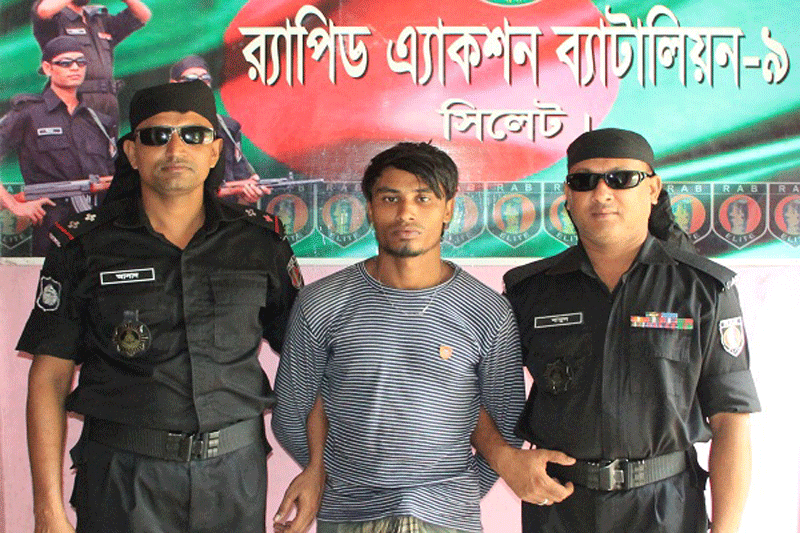 র‌্যাবের অভিযানে ৭ বছরের সাজাপ্রাপ্ত আসামি গ্রেপ্তার