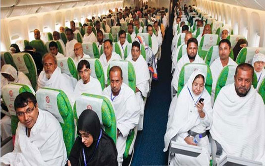 ৪১৯ হাজিকে নিয়ে প্রথম ফ্লাইট ঢাকায়