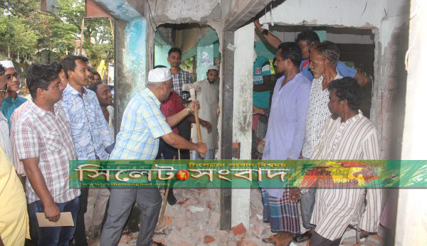 চৌহাট্টা-মিরবক্সটুলা রাস্তার সম্প্রসারণে নগরবাসী স্বতঃস্ফুর্ত সমর্থন দিচ্ছেন : মেয়র আরিফ