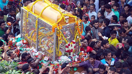 কারবালার স্মরণে রাজধানীতে তাজিয়া মিছিলে ‘হায় হোসেন-হায় হোসেন’ মাতম