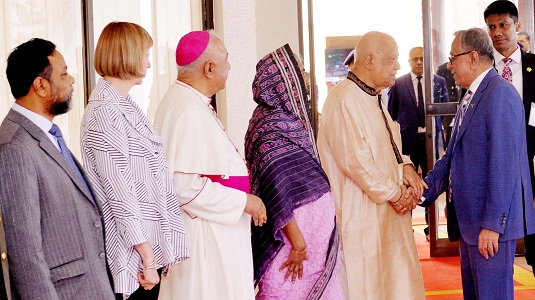 দেশে ফিরেছেন রাষ্ট্রপতি