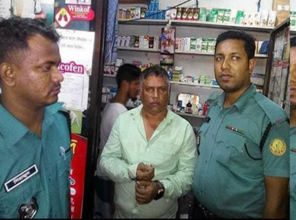 ঘাসিটুলায় ভুল চিকিৎসায় শিশুর মৃত্যু, এমবিবিএস পরিচয়ধারী হেকিম আটক
