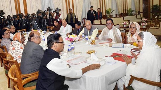 সময় থাকতে সবাইকে সতর্ক হতে হবে : শেখ হাসিনা