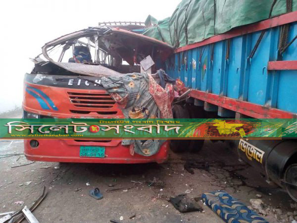 দক্ষিণ সুরমায় সড়ক দুর্ঘটনায় ইজতেমা ফেরত ৪ মুসল্লি নিহত