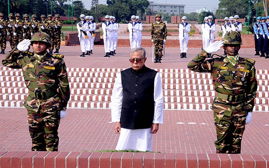 বঙ্গবন্ধু ও মুক্তিযুদ্ধের শহীদদের প্রতি রাষ্ট্রপতির শ্রদ্ধা নিবেদন