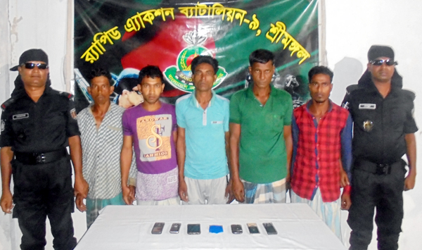 শ্রীমঙ্গলে র‌্যাবের অভিযানে ইয়াবাসহ আটক ৫