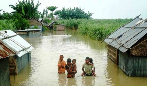 সিলেটের চার উপজেলায় লক্ষাধিক মানুষ পানিবন্দী