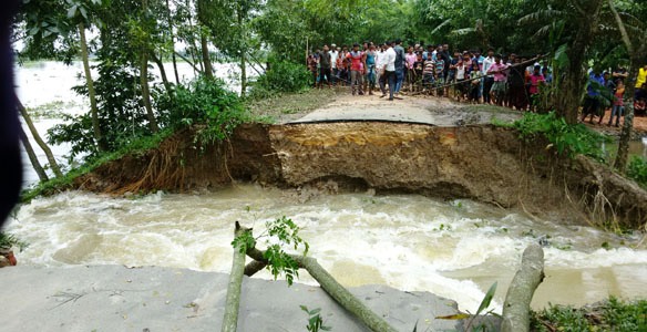রাজনগরের ওয়াপদা বাঁধে ভাঙ্গন