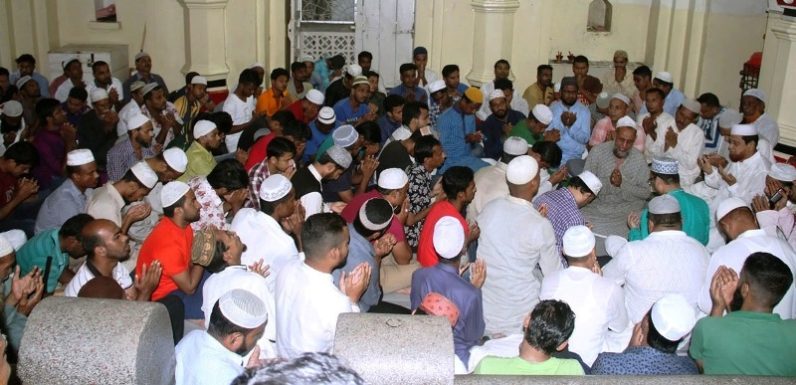 ইলিয়াস আলীর সন্ধান কামনায় দোয়া মাহফিল