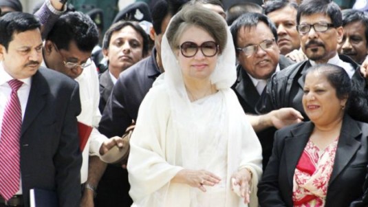 খালেদা জিয়ার অনুপস্থিতিতে চ্যারিটেবল ট্রাস্ট দুর্নীতি মামলার রায় পড়া শুরু