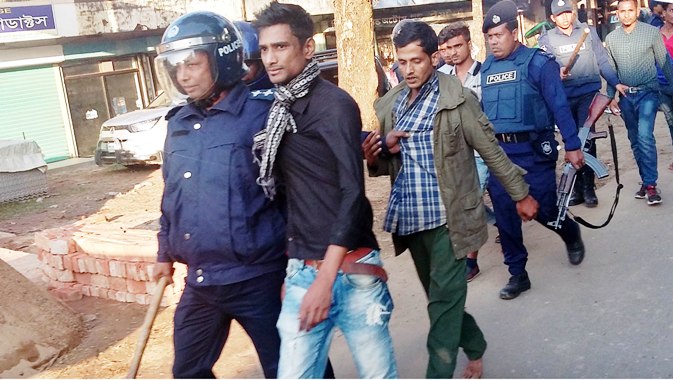 গোলাপগঞ্জে বিএনপির ১৪ নেতাকর্মী গ্রেপ্তার