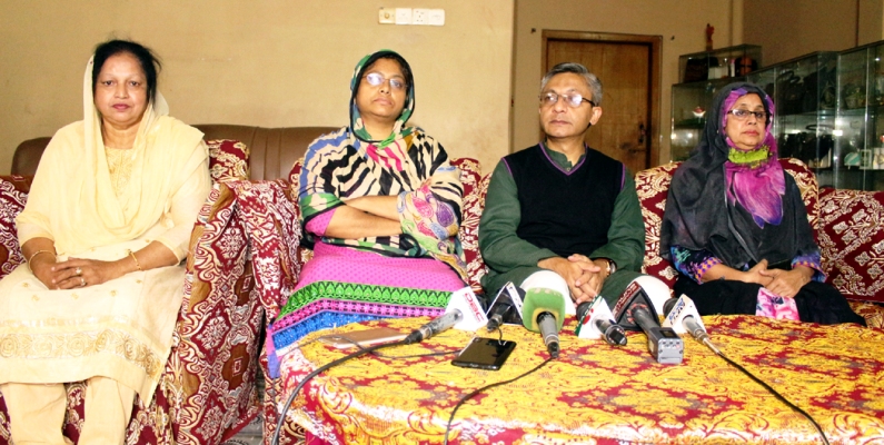 আমরা শেষ পর্যন্ত নির্বাচনে আছি : সংবাদ সম্মেলনে মুক্তাদির