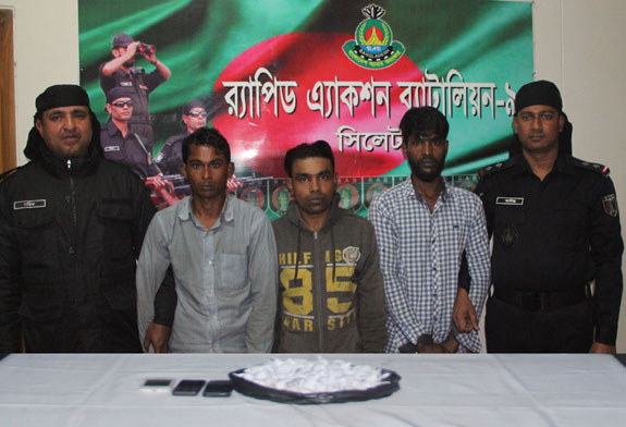 দক্ষিণ সুরমায় গাঁজাসহ ৩ জন মাদক বিক্রেতা আটক