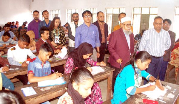 সিলেটে বইপড়া উৎসবে দেশকে ভালোবাসার পরীক্ষা দিল ৫ শতাধিক শিক্ষার্থী