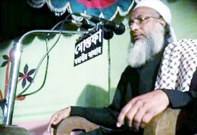দরগাহ মাদ্রাসার মুহাদ্দিস খলিলুর রহমানের জানাজায় হাজার হাজার মানুষের ঢল