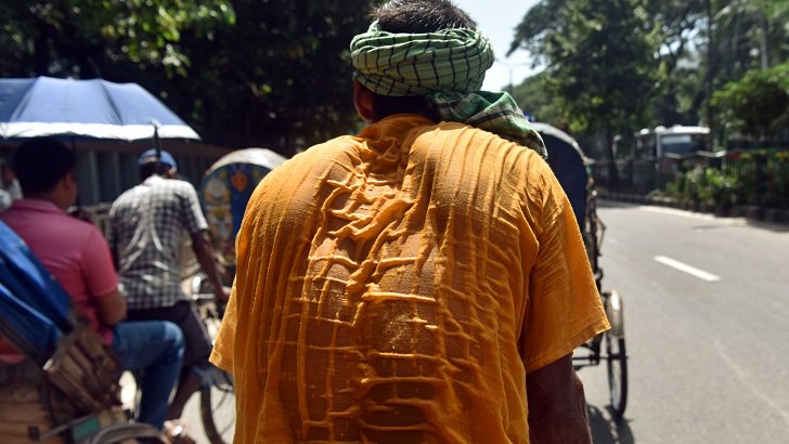 সারাদেশে তাপমাত্রা ৪০ ডিগ্রির কাছাকাছি, কাল আরো বাড়তে পারে