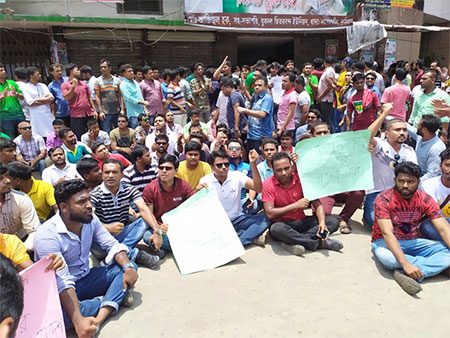 বিএনপি কার্যালয়ের ভেতরে বাইরে দুই পক্ষের অবস্থান, উত্তেজনা, কার্যালয়ের বিদ্যুৎ বিচ্ছিন্ন