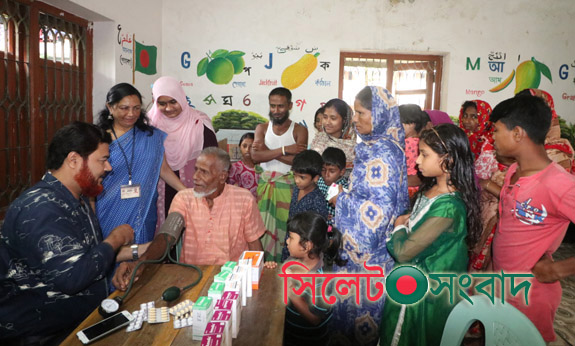 বন্যা আশ্রয় কেন্দ্রে সিসিকের ফ্রি স্বাস্থ্য সেবা