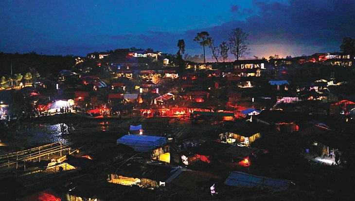 রোহিঙ্গা ক্যাম্পে ব্যাপক গোলাগুলির শব্দ
