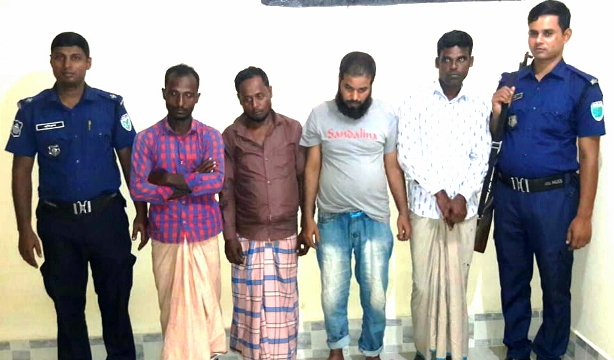জৈন্তাপুরে পুলিশি অভিযানে ৪ জুয়াড়ি আটক