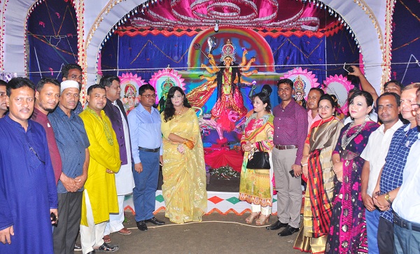 বিশ্বনাথ উপজেলার বিভিন্ন পূজা মন্ডপ পরিদর্শনে সিলেট রেঞ্জের ডিআইজি