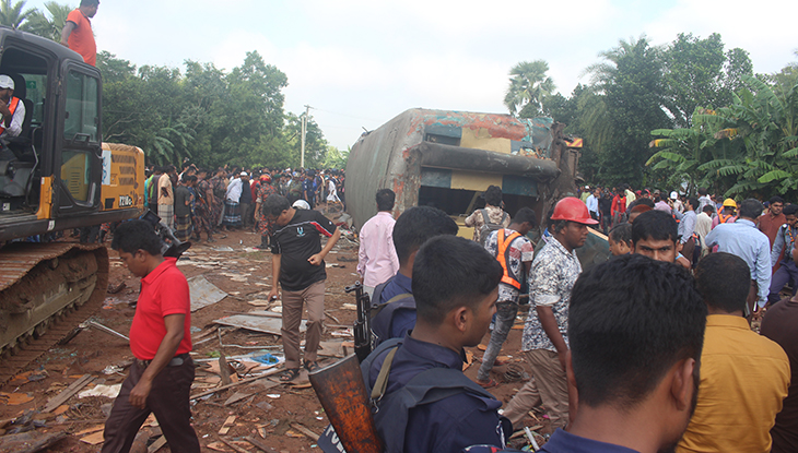 ৮ ঘণ্টা পর ঢাকা-চট্টগ্রাম-সিলেট রুটে ট্রেন চলাচল স্বাভাবিক