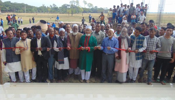 হাটখোলা ইউনিয়নের উমাইরগাঁও উচ্চ বিদ্যালয়ে নবনির্মিত শহীদ মিনার উদ্বোধন