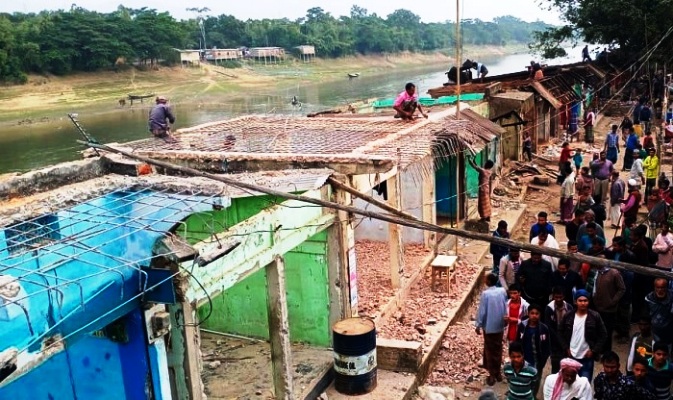 সিলেটে নদী পারের ১০০ অবৈধ স্থাপনা উচ্ছেদ