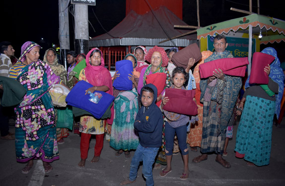 শীতার্তদের পাশে সিলেট মহানগরের কোতোয়ালী মডেল থানা পুলিশ